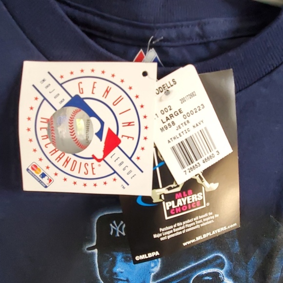 Derek Jeter Yankees Shirt - Picture 2 of 3